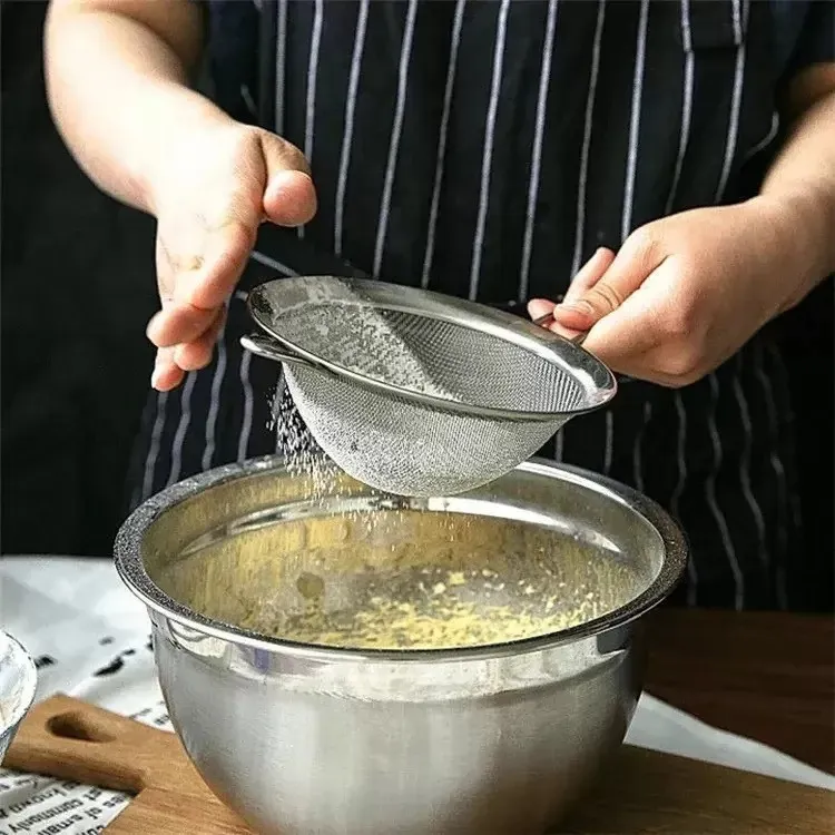 imagem de Peneira Inox Luxo 20 Cm