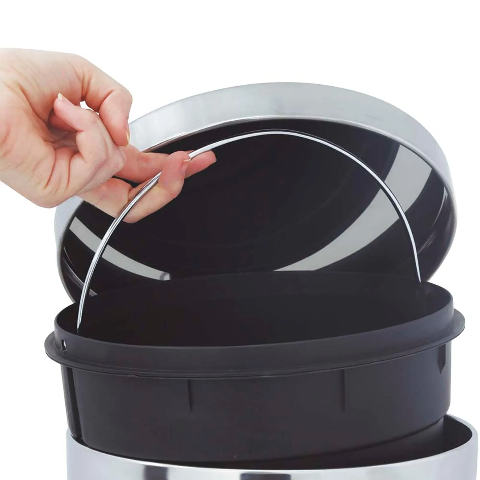 imagem de Lixeira Com Pedal Redonda Agata 30 Litros Inox